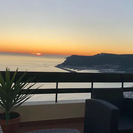 דירה With A Stunning View Over