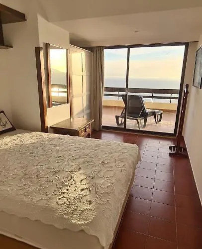 With A Stunning View Over Διαμέρισμα